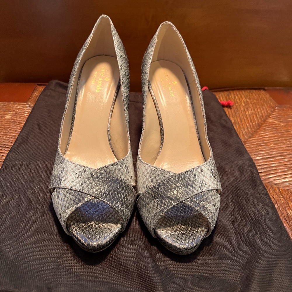 Kate spade gray snakeskin open toe pumps. Size 9
